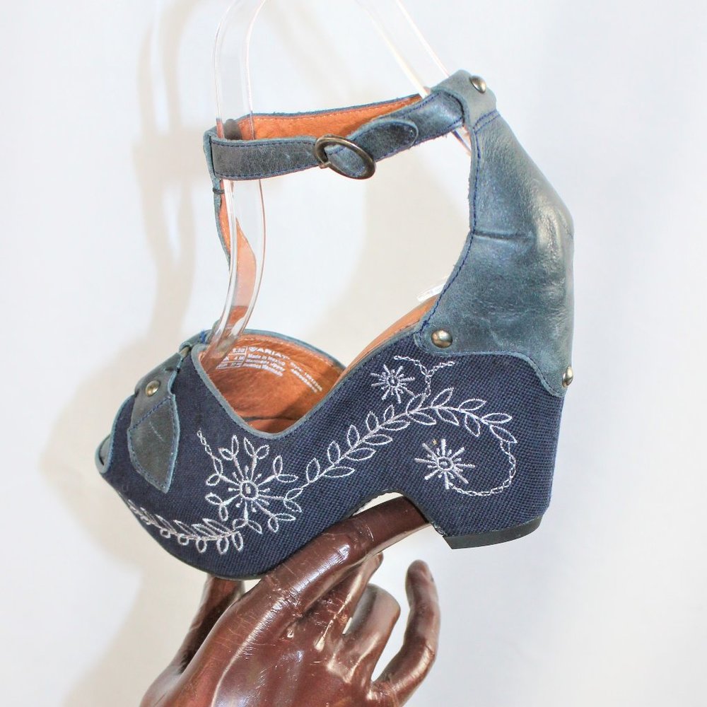 Ariat Vista Midnight Embroidered Accent Canvas & Leather Styling Wedge, Size 6.5